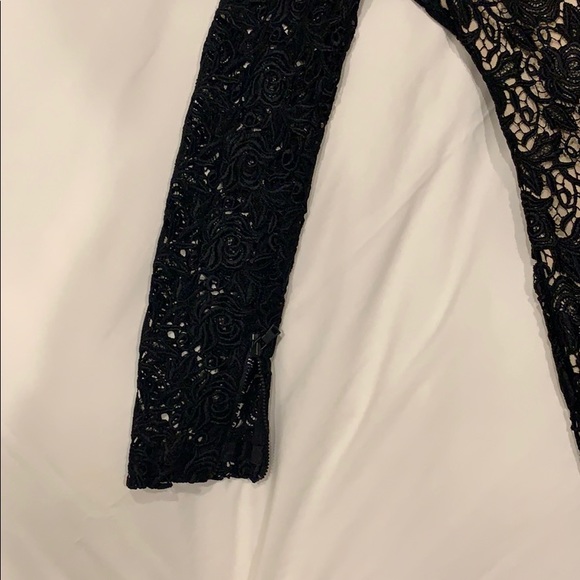 Black lace dress - Picture 3 of 4